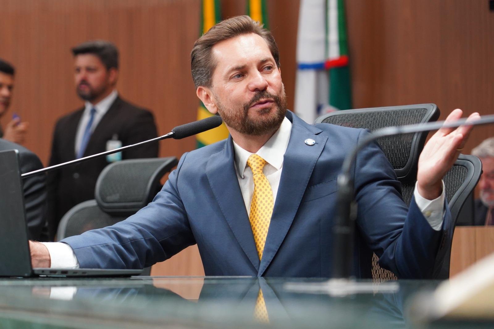 Goiás define os 17 deputados federais eleitos em 2026; Bruno Peixoto lidera votação