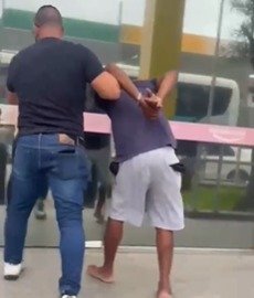 Polícia Civil prende suspeito de tráfico com mais de 700 unidades de drogas no Lagomar, em Macaé