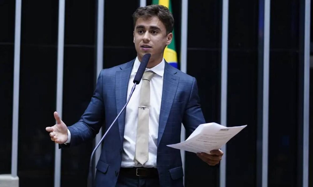 Câmara aprova projeto de Nikolas Ferreira que prevê aceitação de exames particulares no SUS