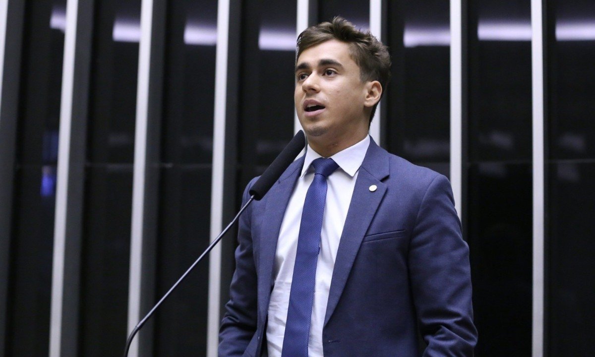 Nikolas acusa deputada de agressão em confusão na mesa da Câmara
