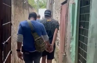 Traficante é preso pela Polícia Civil na Favela da Linha no bairro dos Cajueiros em Macaé