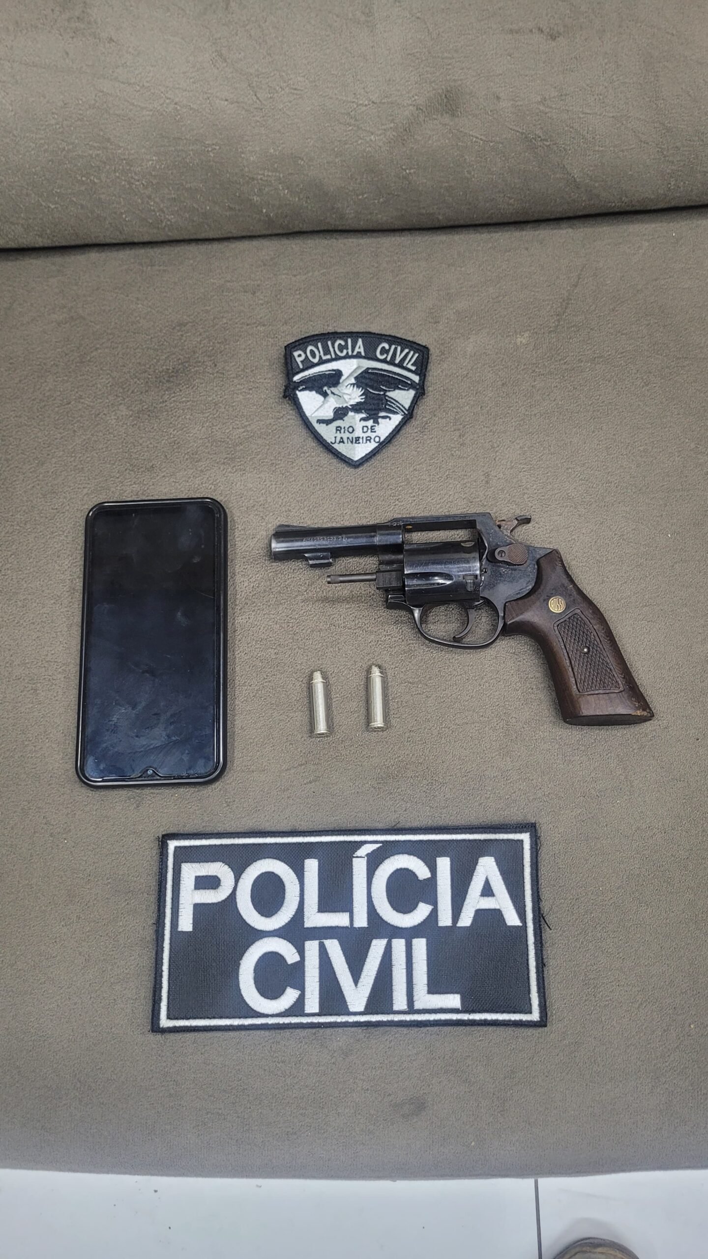 Adolescente armado é apreendido após roubo de moto e tentativa de homicídio em Duque de Caxias