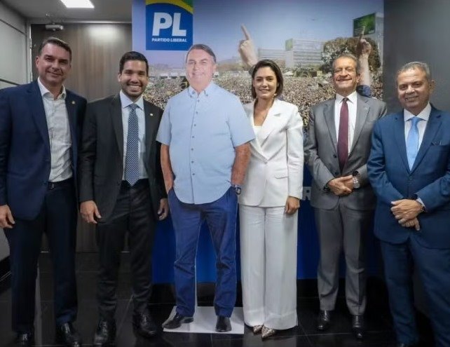 Valdemar sinaliza apoio a Flávio Bolsonaro em 2026 e aposta na ampliação do PL no Congresso