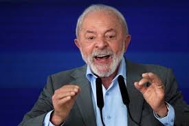 Sem público espontâneo, Lula recorre a militância e funcionalismo para “lotar” evento