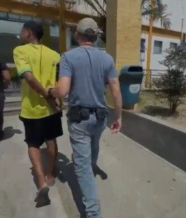 Polícia Civil prende suspeito de atuar como “radinho” do tráfico em Macaé