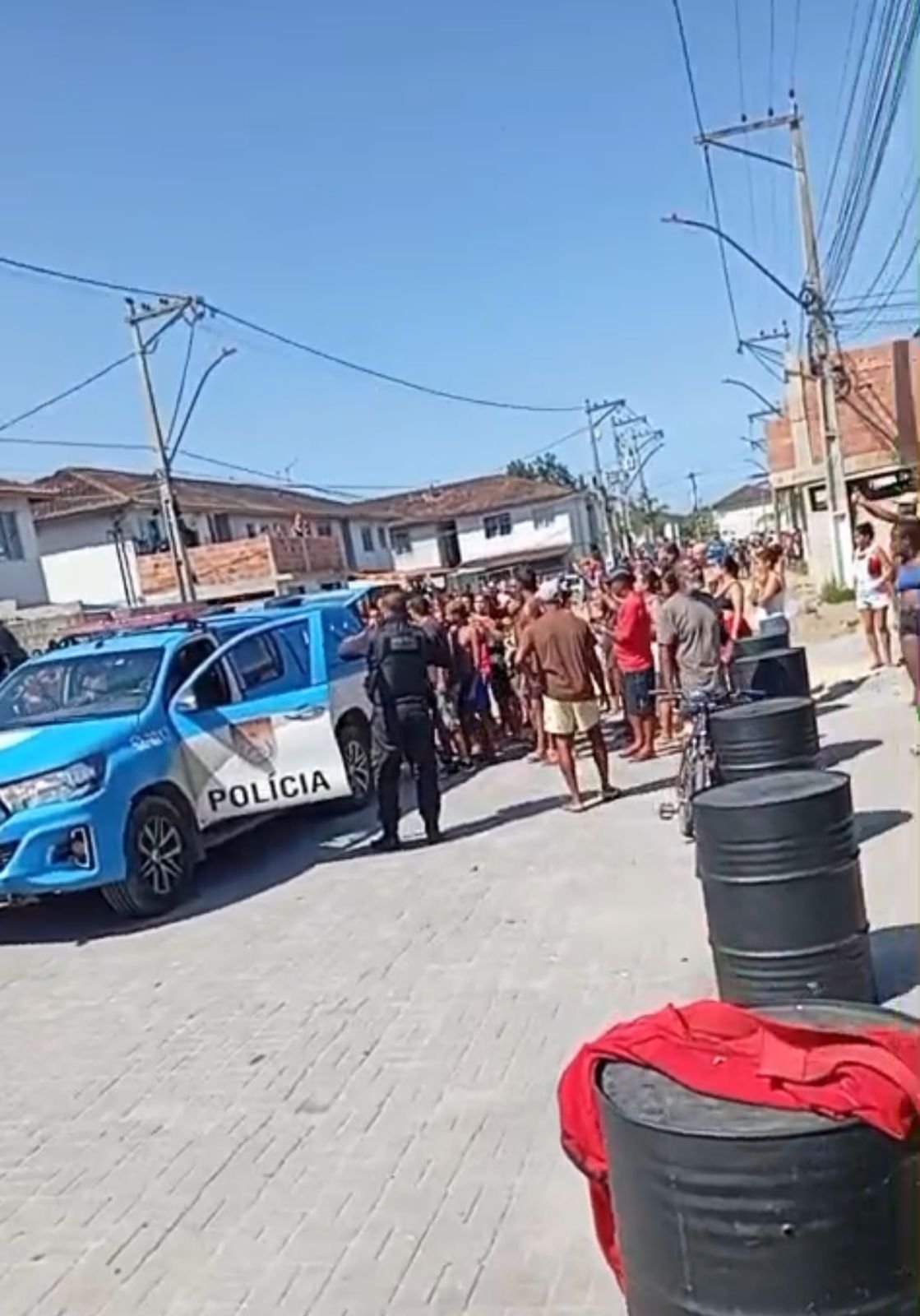 Tensão no Minha Casa Minha Vida de Itaipuaçu: pessoa é baleada e mobiliza moradores na tarde desta terça-feira (21)