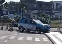 Mulher é presa após fugir com viatura da PM durante abordagem em Barra de São João